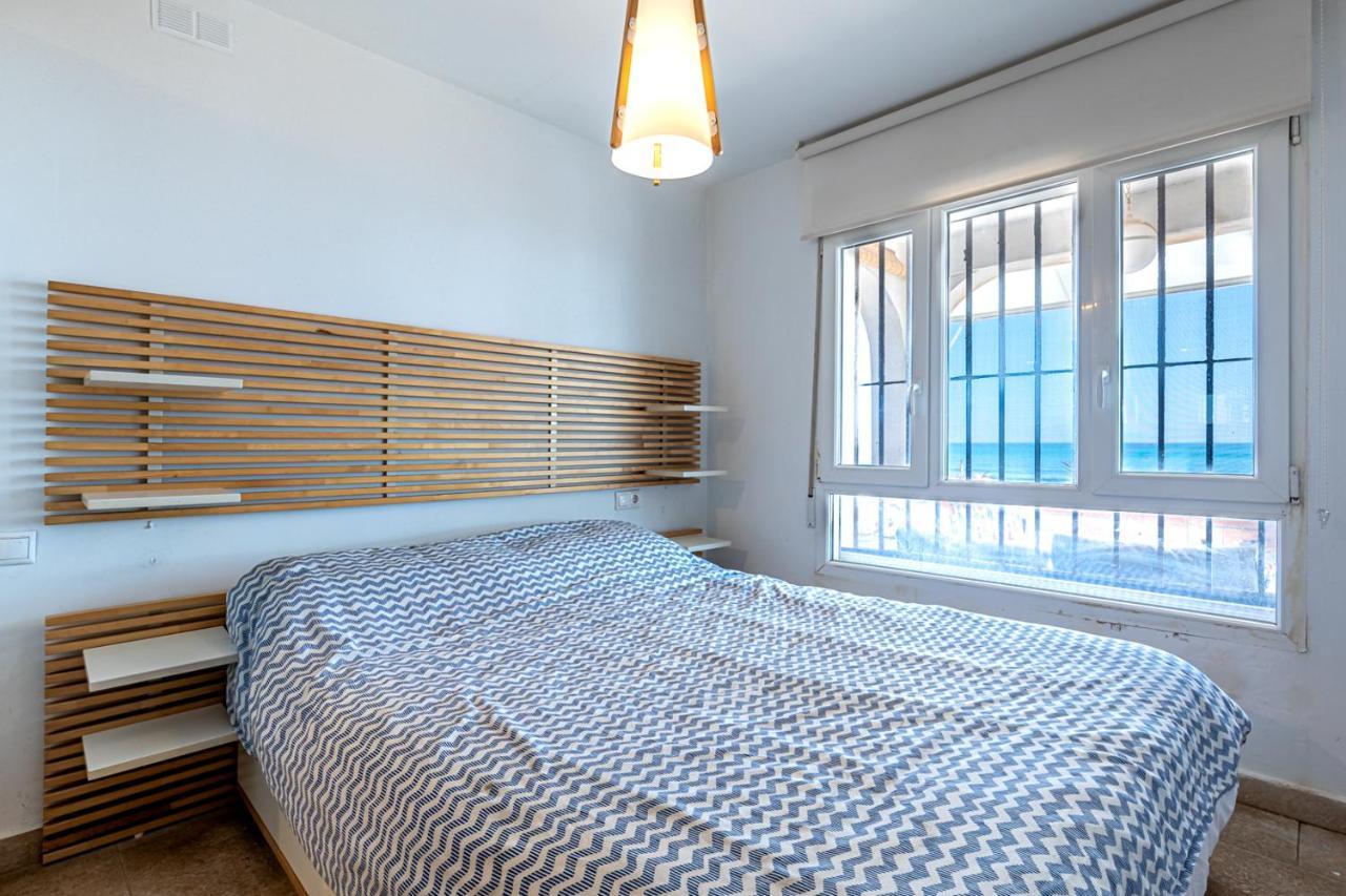 Beachfront Bliss: Apartamento A Pie De Playa Alicante Esterno foto